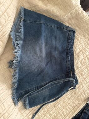 Denim Frayed Hem Women’s Short
